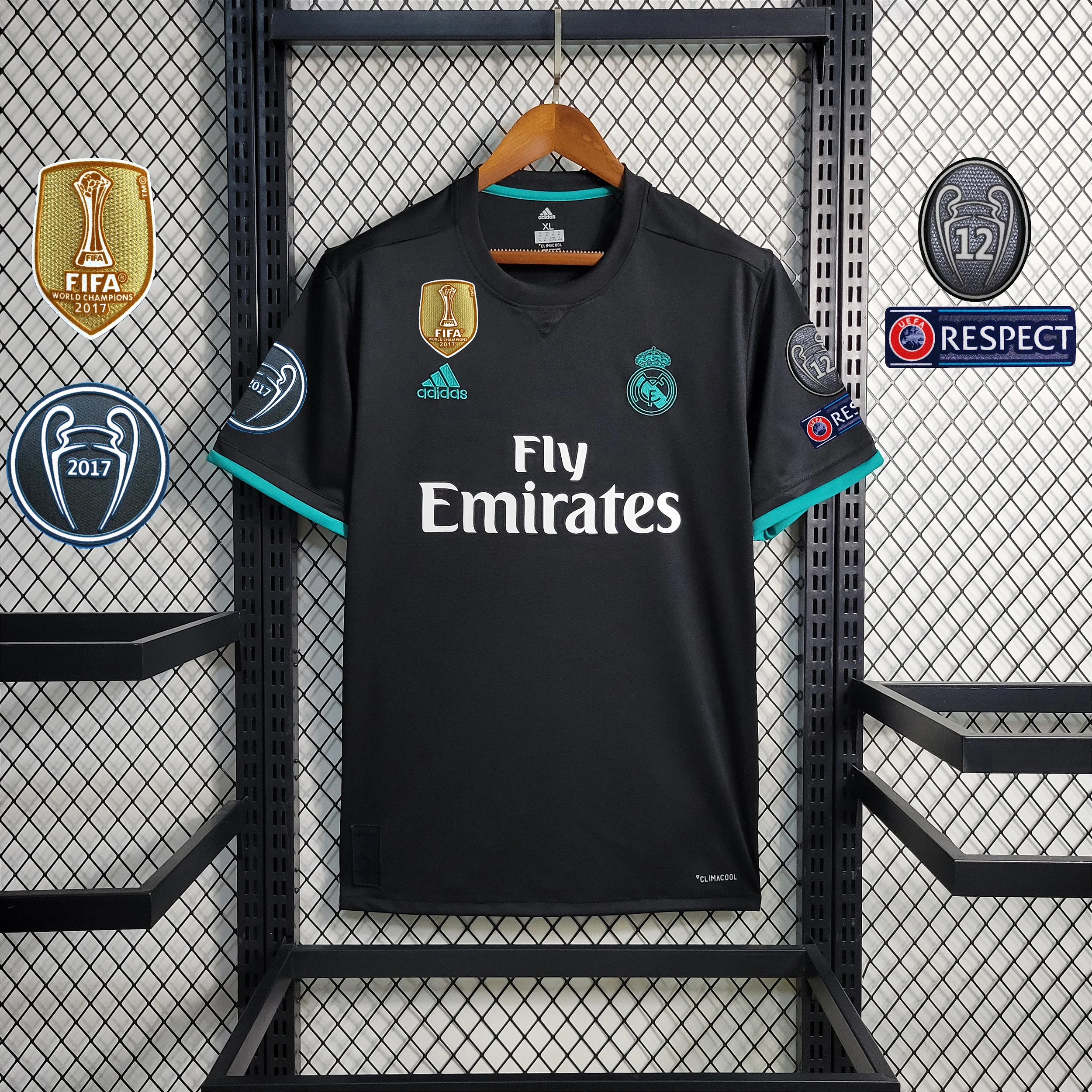 Camiseta Retro Real Madrid 2017/2018 - Con Patch UCL
