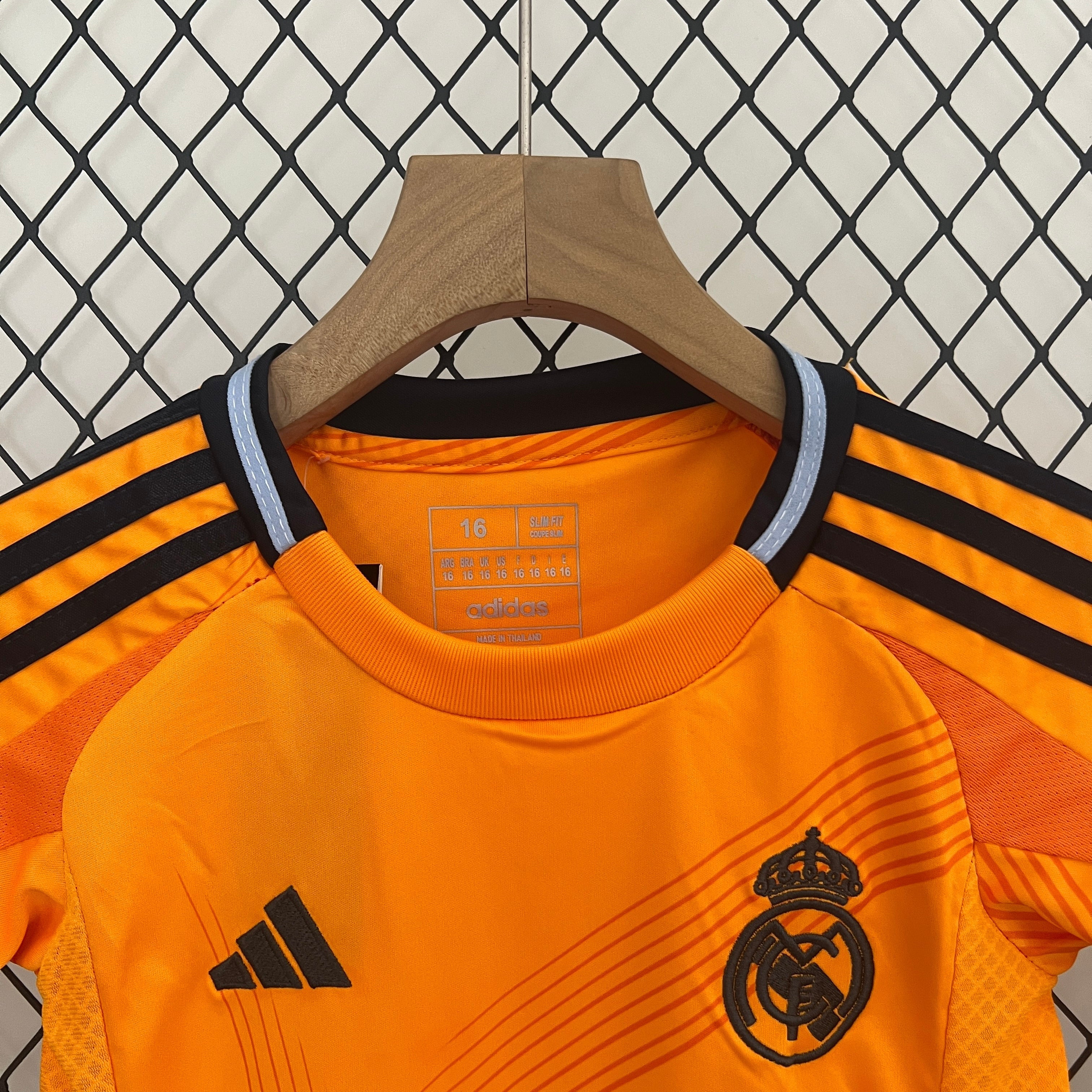 Camiseta y Pantalones para niños Real Madrid Away 24/25