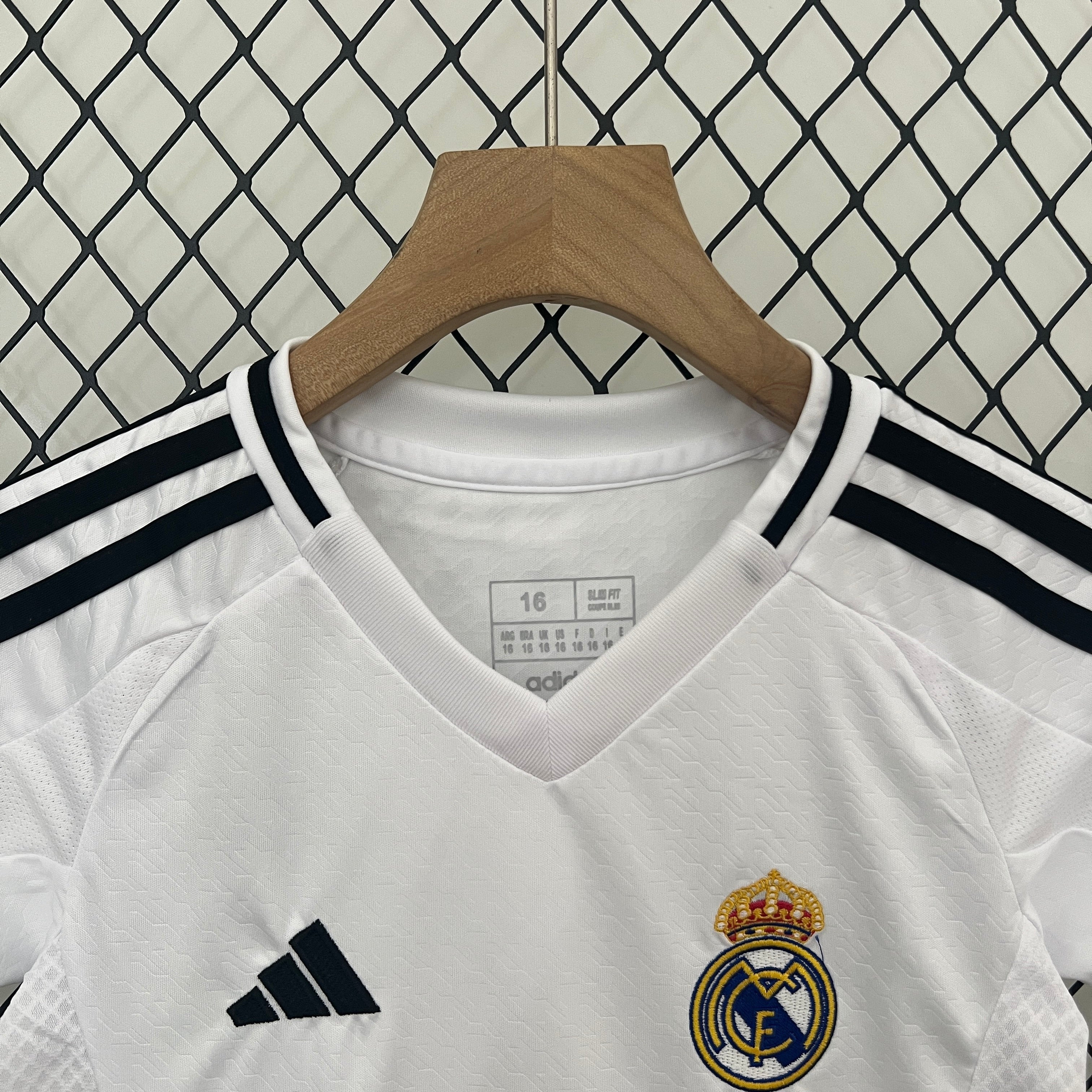 Camiseta y Pantalones para niños Real Madrid Home 24/25