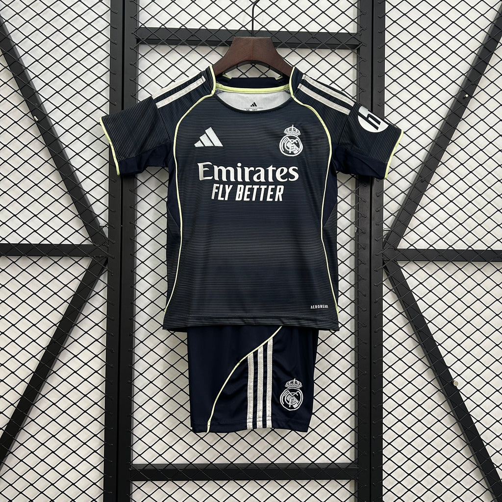 Camiseta y Pantalones para niños Real Madrid Away 25/26