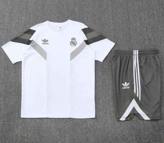 Camiseta y Pantalón corto de entrenamiento Real Madrid 25/26