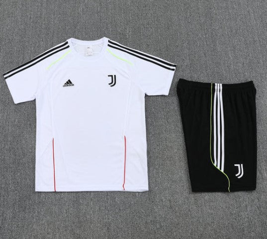 Camiseta y Pantalón corto de entrenamiento Juventus 25/26