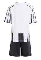 Camiseta y Pantalones para niños Juventus Home 25/26