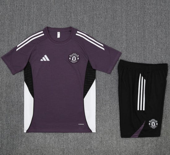 Camiseta y Pantalón corto de entrenamiento Manchester United 25/26