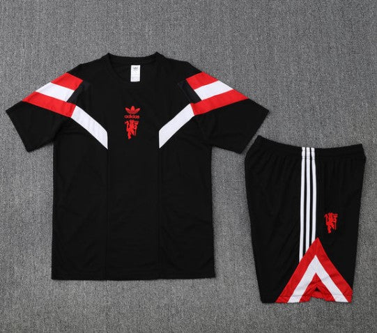 Camiseta y Pantalón corto de entrenamiento Manchester United 25/26