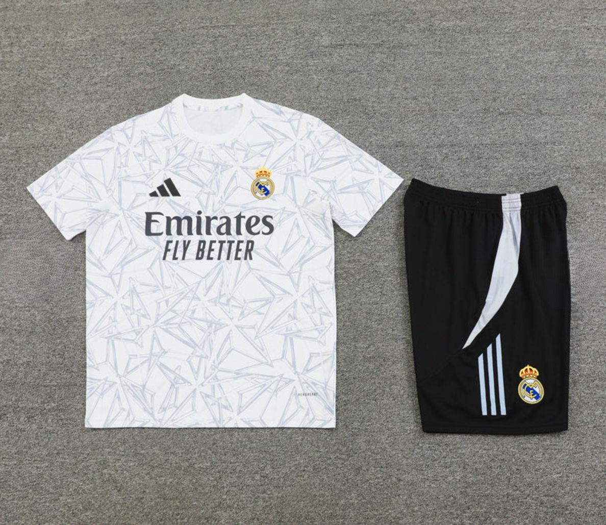Camiseta y Pantalón corto de entrenamiento Real Madrid 24/25