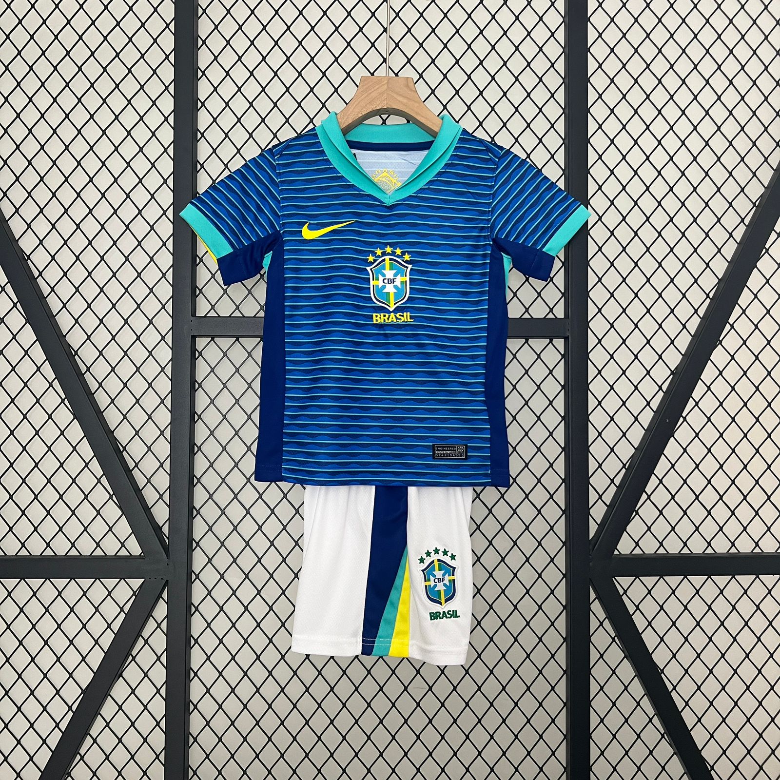 Camiseta y Pantalones para niños Brasil 24/25