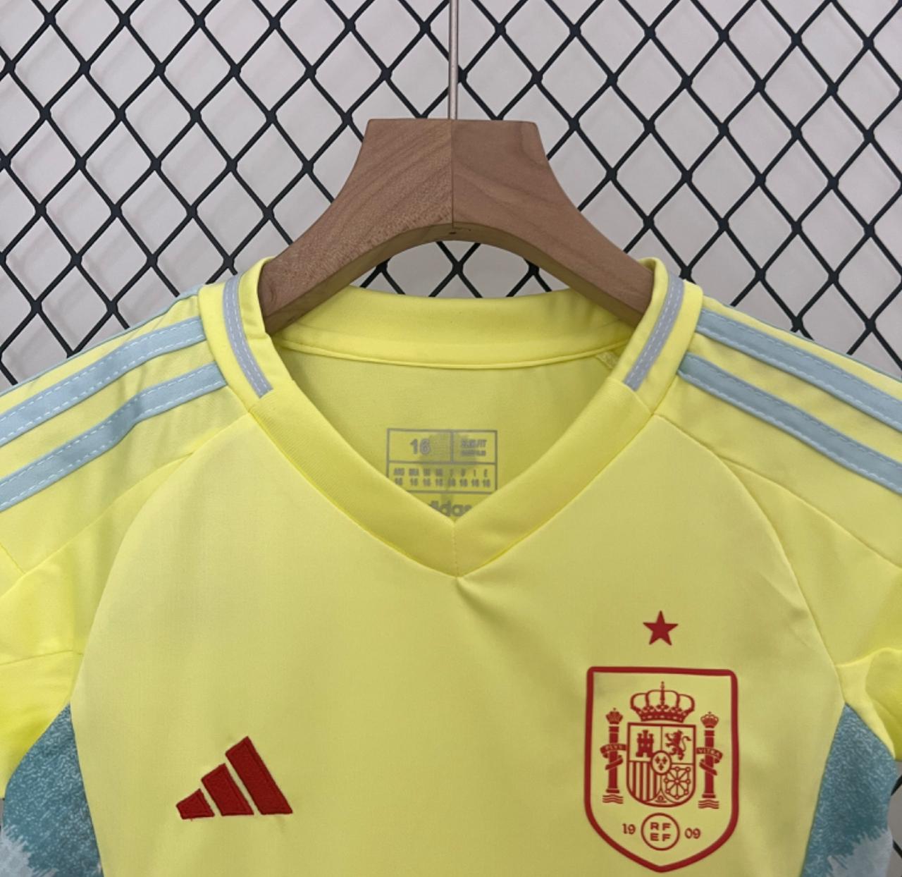 Camiseta y Pantalones para niños España Away 24/25