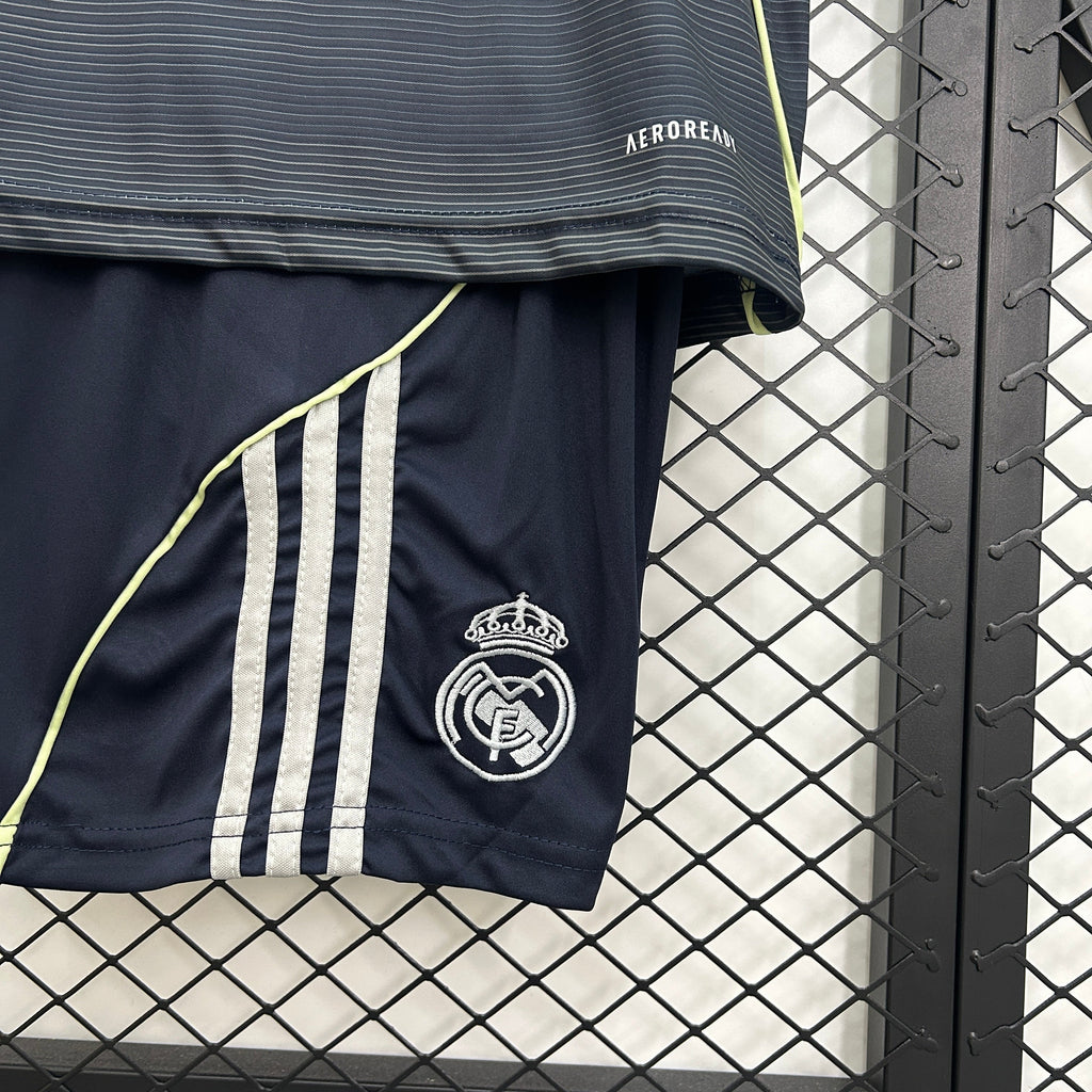 Camiseta y Pantalones para niños Real Madrid Away 25/26