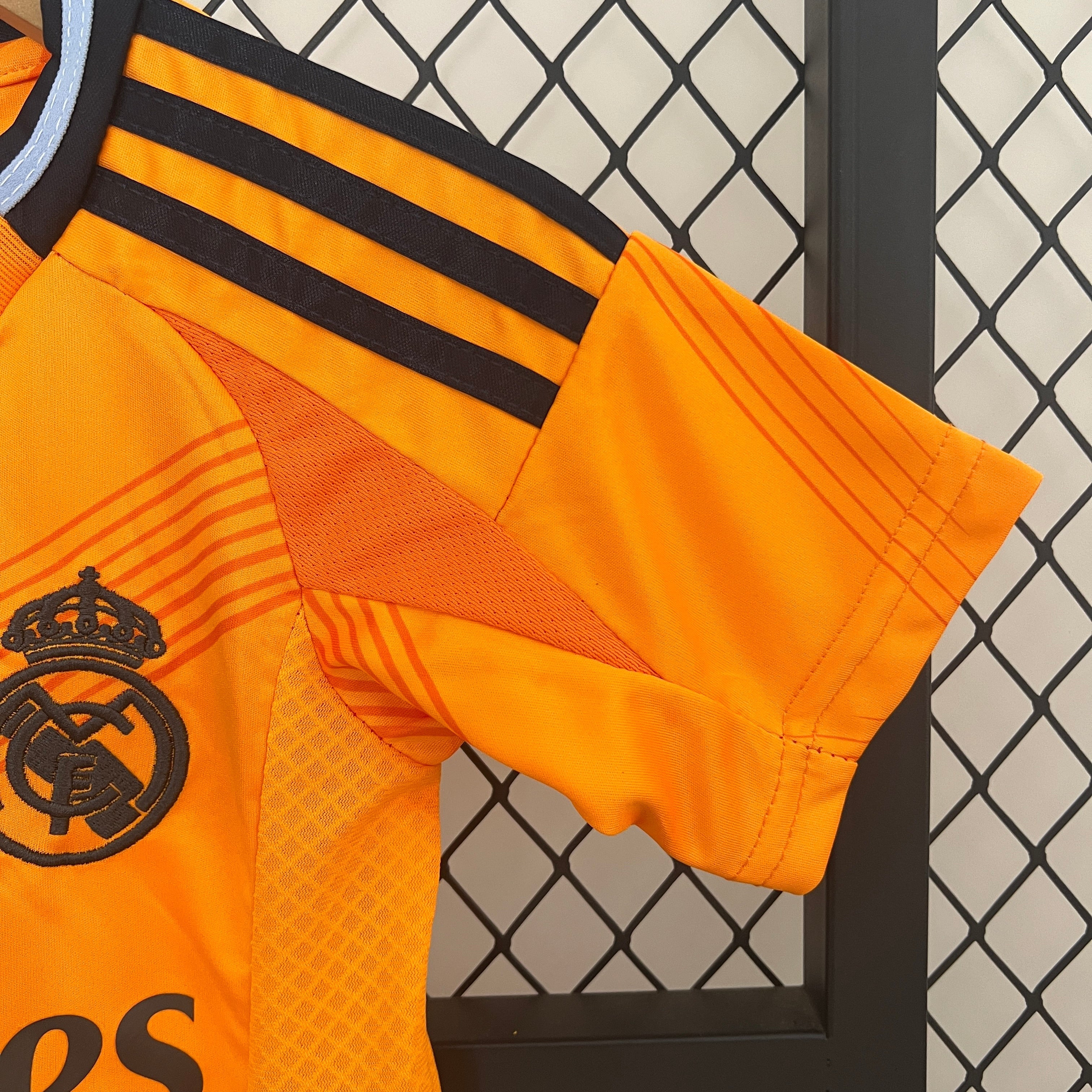Camiseta y Pantalones para niños Real Madrid Away 24/25