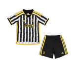 Conjunto Infantil Juventus Home 23/24 - Branco e Preto - DA Sports Oficial