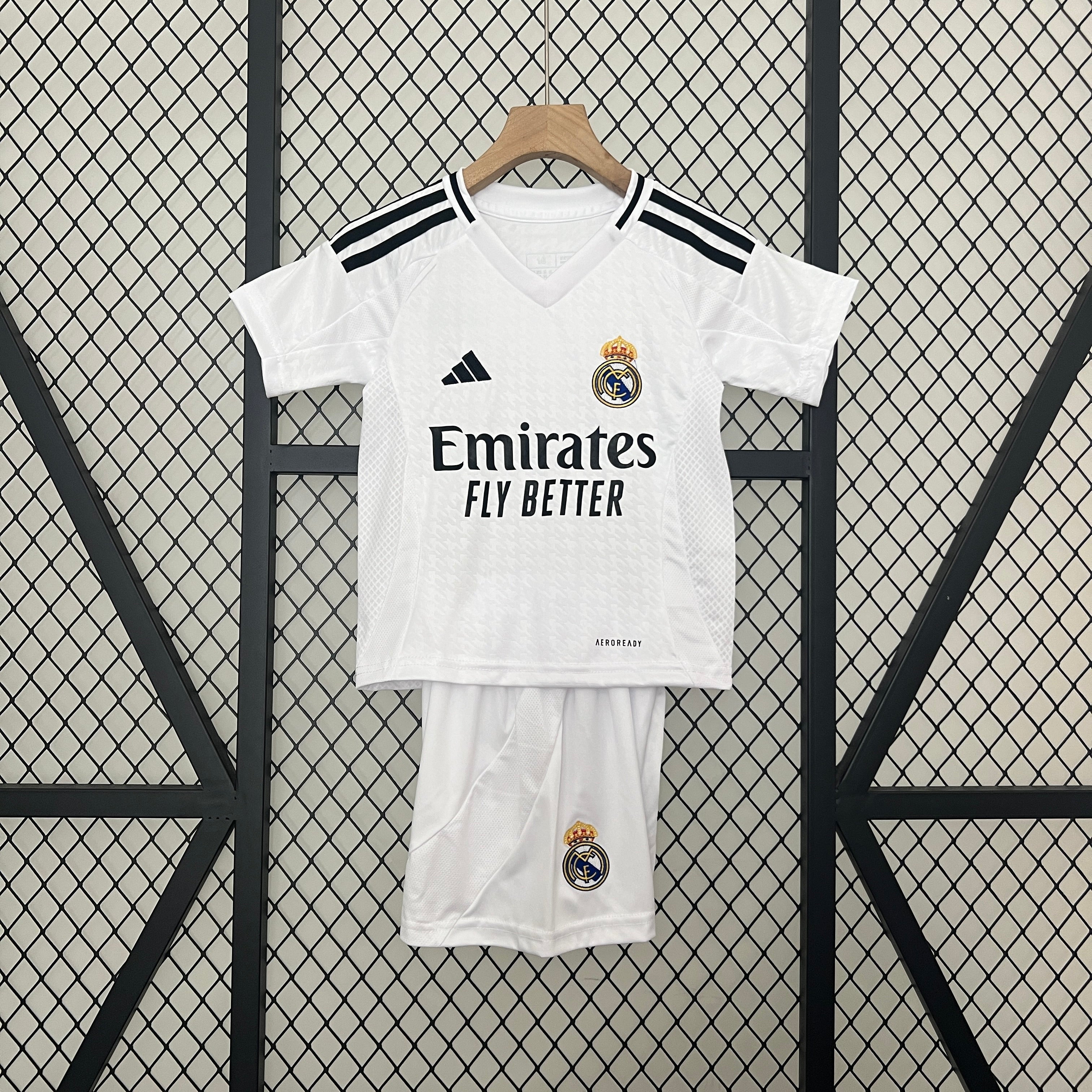 Camiseta y Pantalones para niños Real Madrid Home 24/25